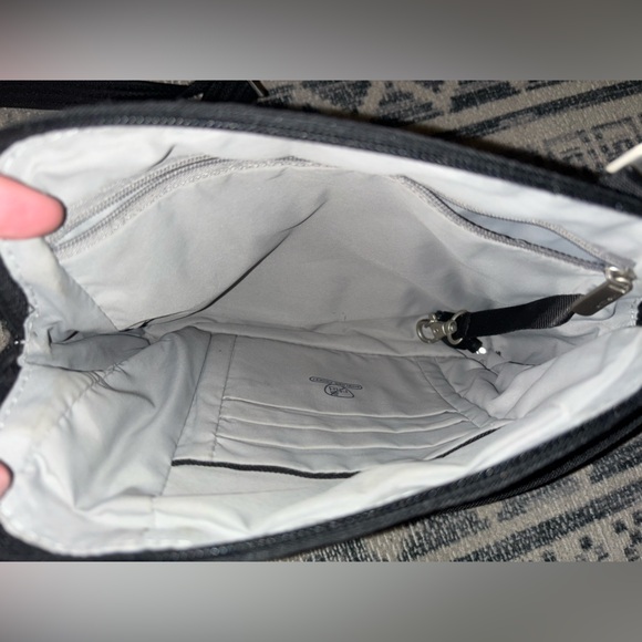 Travelon Anti-Theft Classic Convertible Crossbody and Waist Pack - Picture 6 of 7